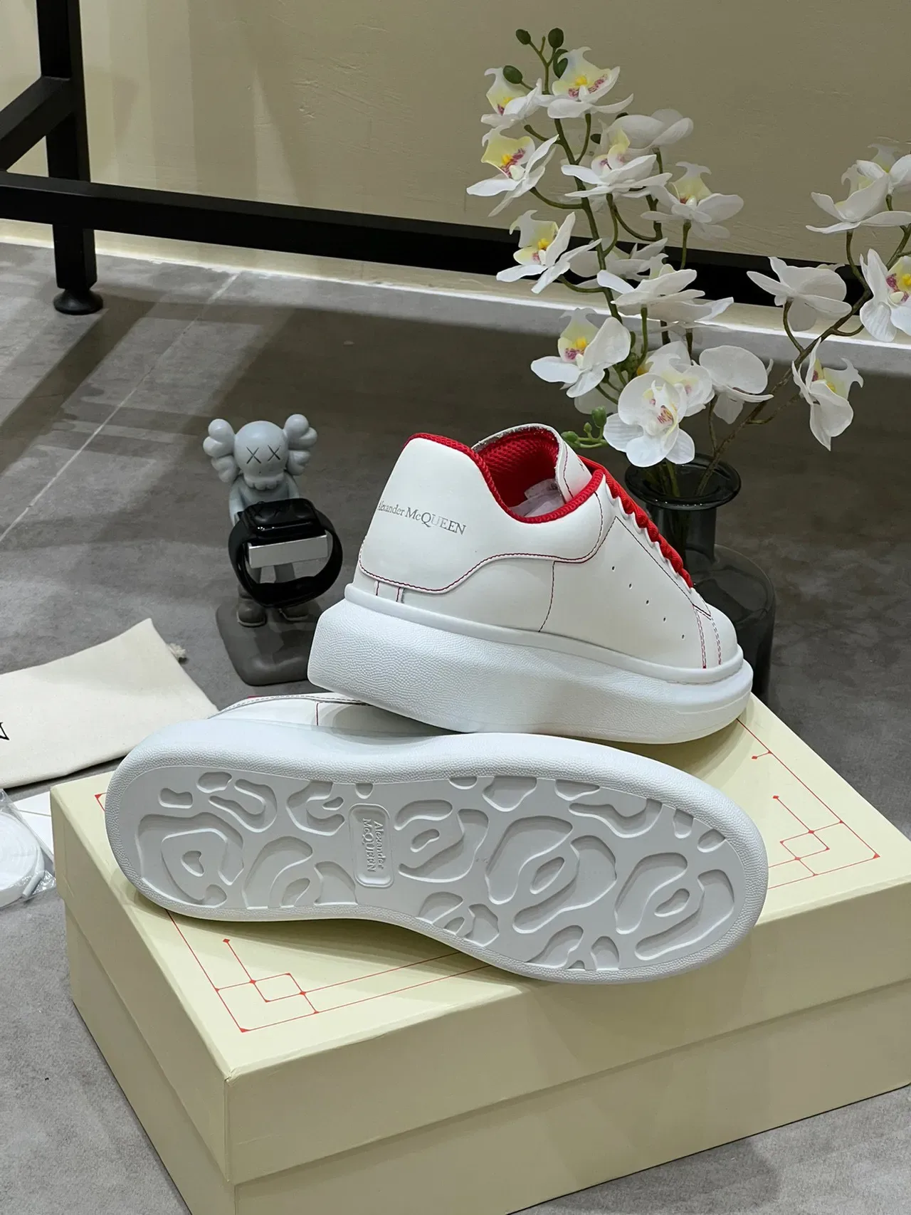 Alexander McQueen Oversized Sneaker White Red Platform Sole Leather Upper Lifestyle Sneakers 2