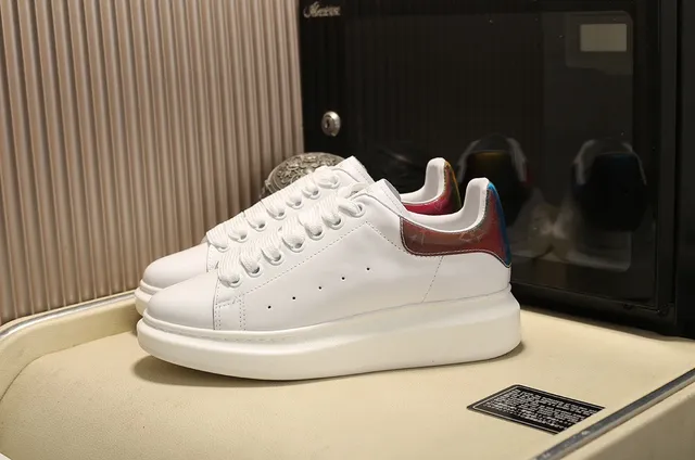 Alexander McQueen Tênis Oversized Branco e Vermelho Silhueta Couro Superior Suave Lifestyle Sneakers 9