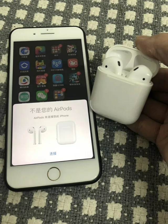 Apple AirPods White Compact Stem-Style Glossy Plastic TWS Earbuds 9