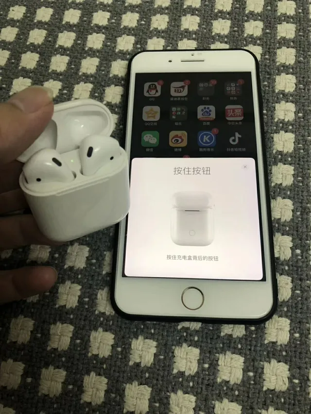 Apple AirPods White Compact Stem-Style Glossy Plastic TWS Earbuds 15