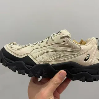 ASICS بيج أسود كعب rugged upper شبكة-سuede طبقات حذاء lifestyle sneakers
