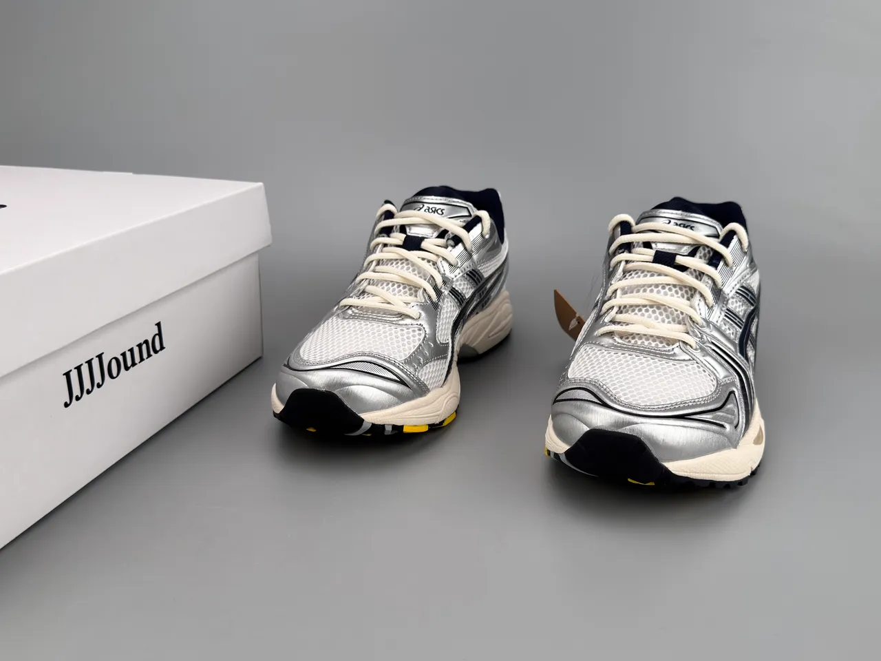 ASICS Gel-Kayano Silver and Navy Running Shoes 7