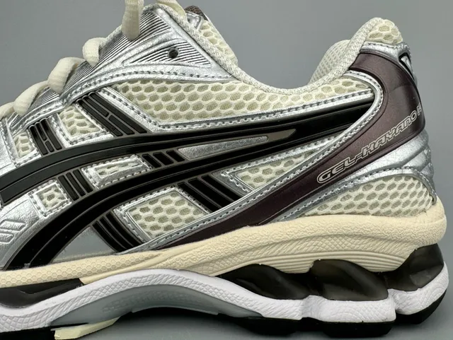 ASICS Gel-Kayano Silver Cream Black zapatillas de running 2