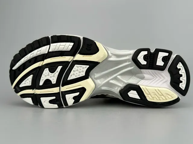 ASICS Gel-Kayano Silver Cream Black zapatillas de running 5