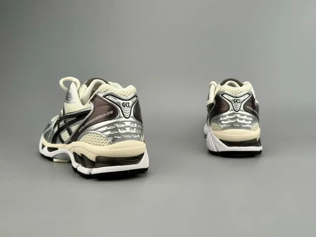 ASICS Gel-Kayano Silver Cream Black zapatillas de running 7