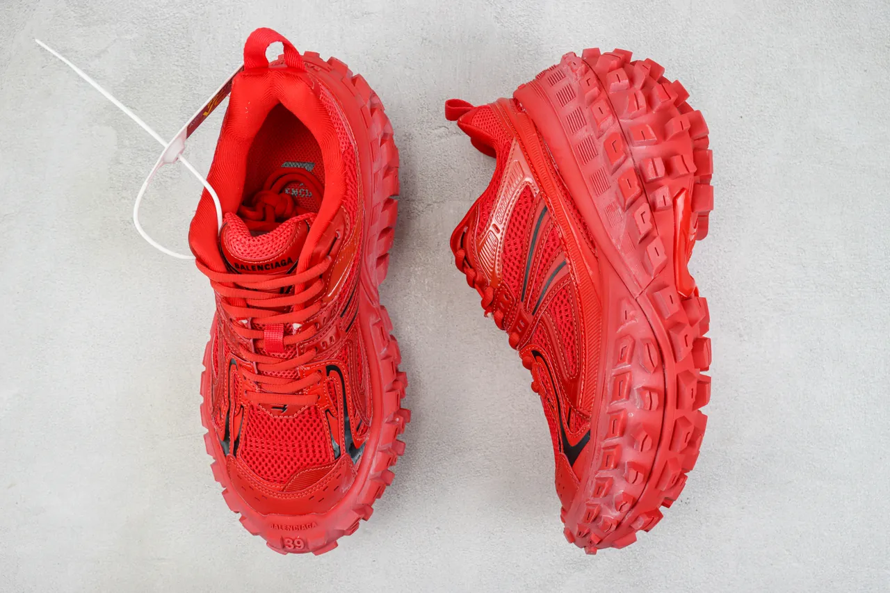 ASICS Red Black Monochromatic Aggressive Lug Sole Running Shoes 3