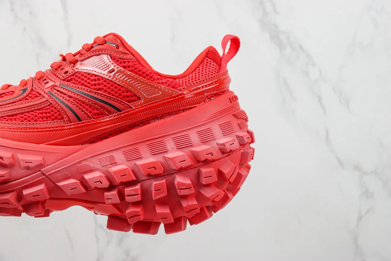ASICS Red Black Monochromatic Aggressive Lug Sole Running Shoes 7