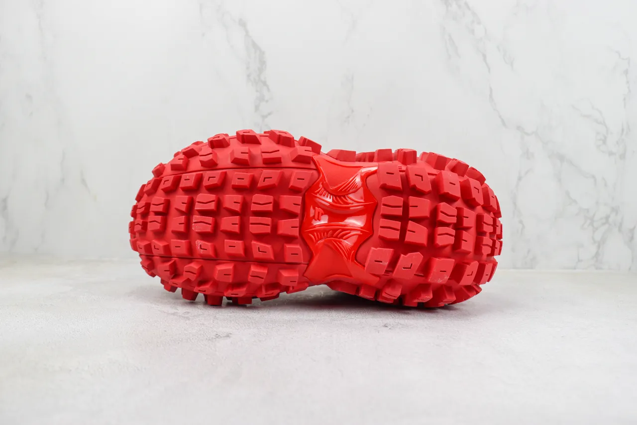 ASICS Red Black Monochromatic Aggressive Lug Sole Running Shoes 8