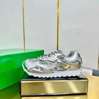 ASICS Silver Gold Metallic Snakeskin Overlays Accent Stripe Lifestyle Sneakers