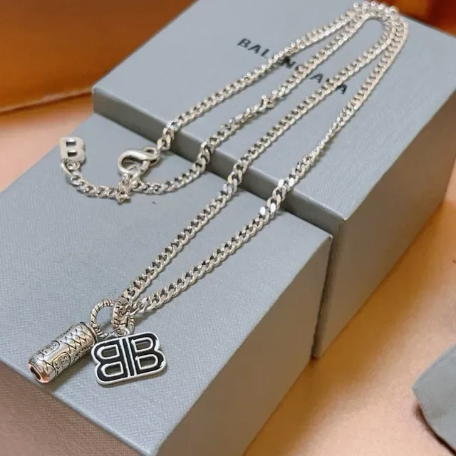 Collier Balenciaga BB Chain Gris Argent Chaîne Cubaine Charm Monogramme 3
