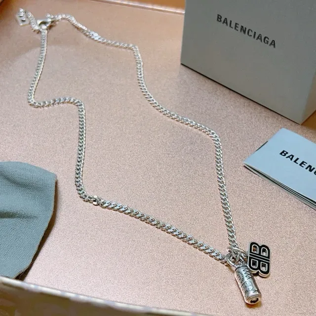 Collier Balenciaga BB Chain Gris Argent Chaîne Cubaine Charm Monogramme 7