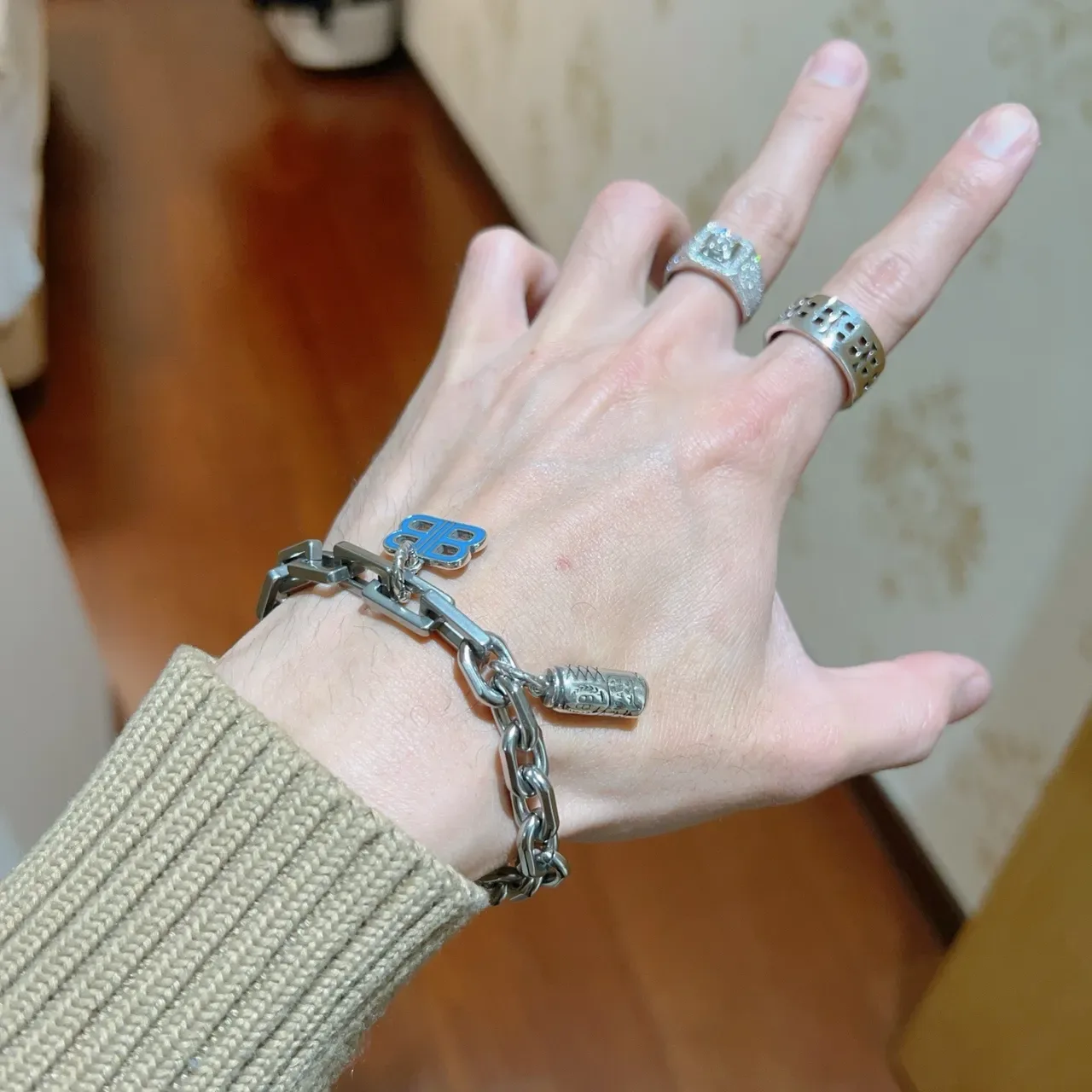 Balenciaga BB Charm Prata Azul Grossa Cadeia Mista Fechadura Cilíndrica Pulseira 5