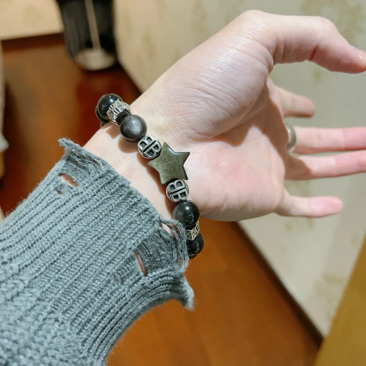 Balenciaga BB Charm Star Bracelet à perles 7
