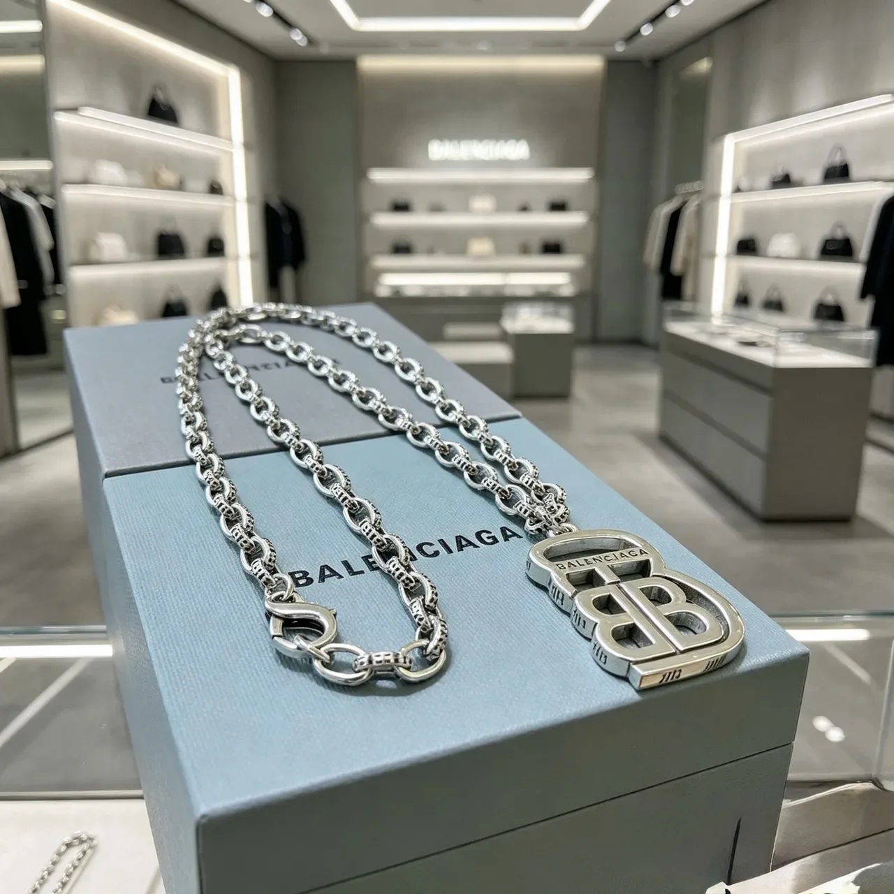 Balenciaga BB Logo Silver Chunky Link Chain Interlocked Pendant Necklace 9