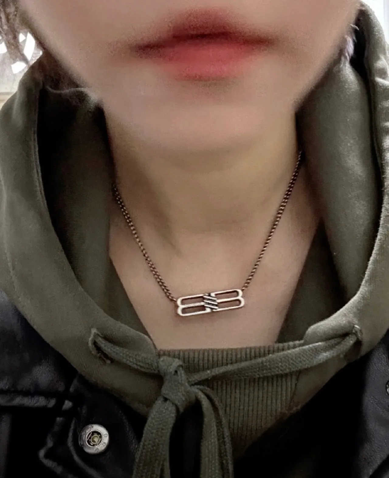 قلادة بالينسياغا BB Logo سلسلة كيرب فضية 8