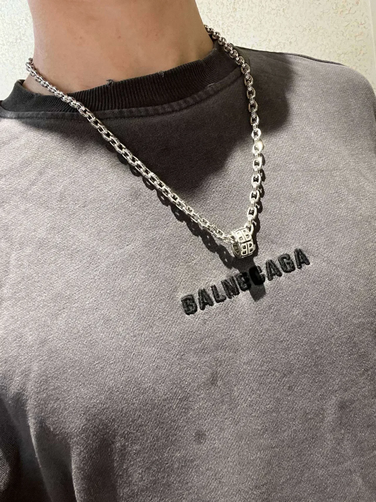 قلادة Balenciaga BB Motif سلسلة فضية 2