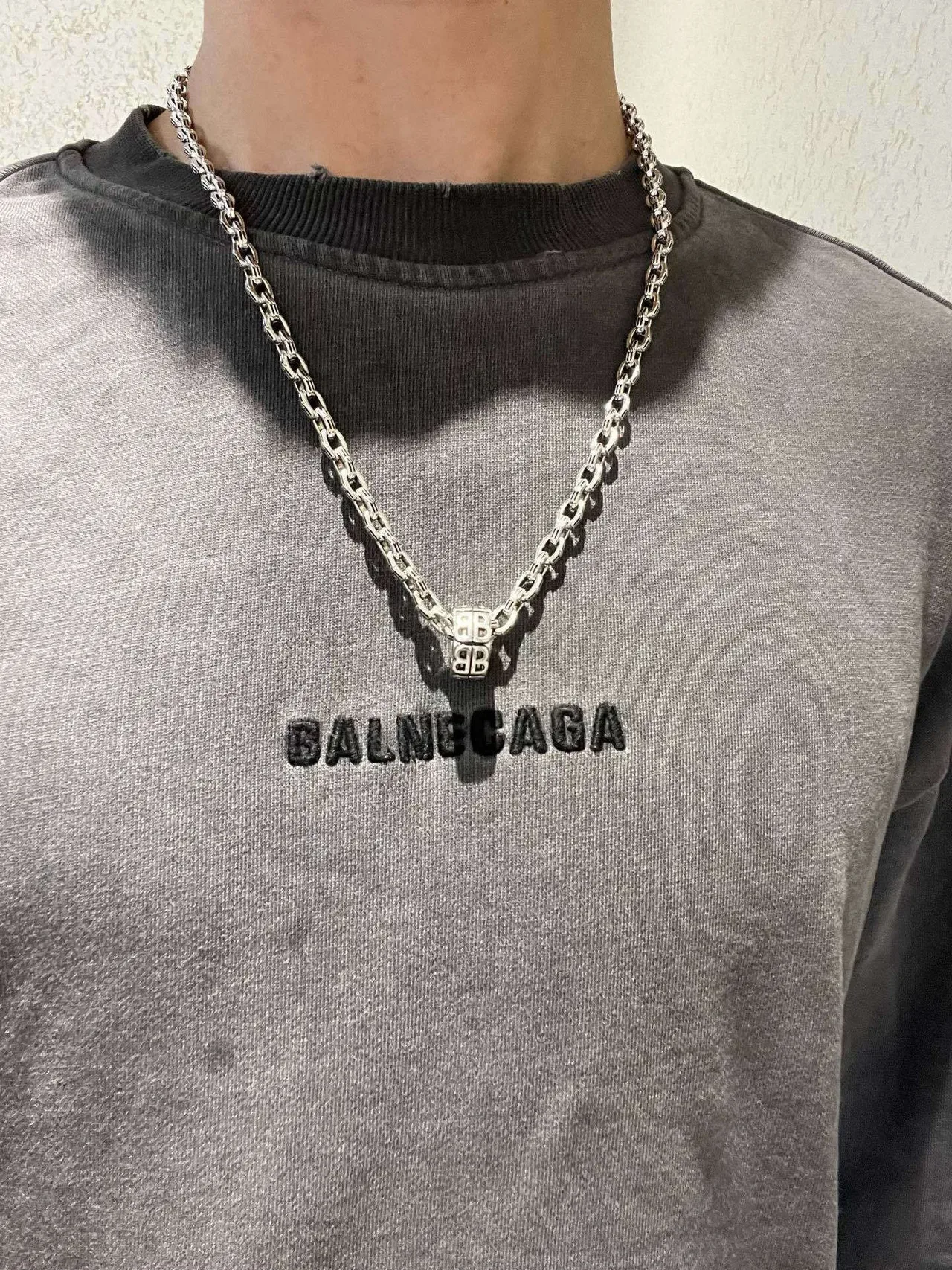 قلادة Balenciaga BB Motif سلسلة فضية 5