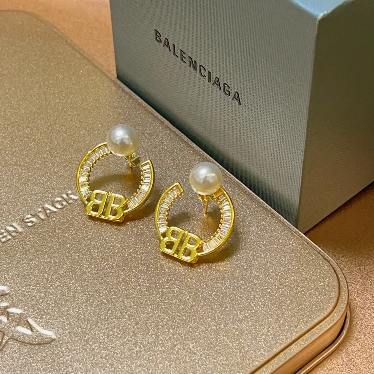 Balenciaga BB Pearl Horseshoe Hoop Earrings 5