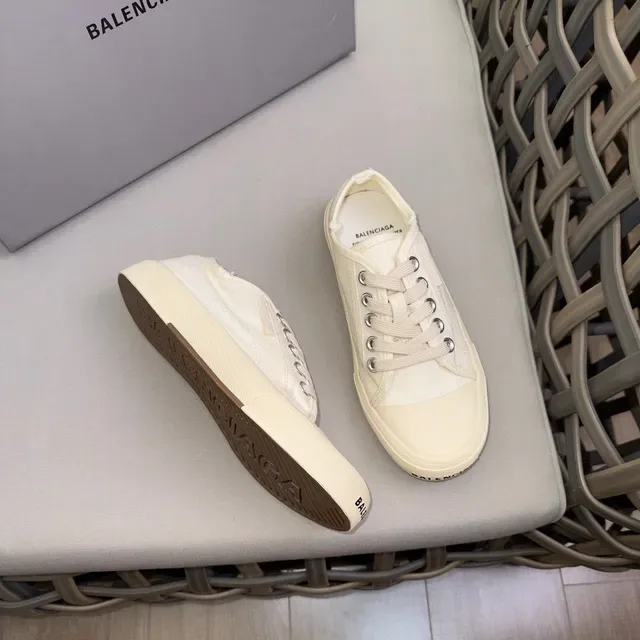 Balenciaga বেইজ ক্যানভাস উপর লো-টপ সিলুয়েট লাইফস্টাইল স্নিকার্স 4
