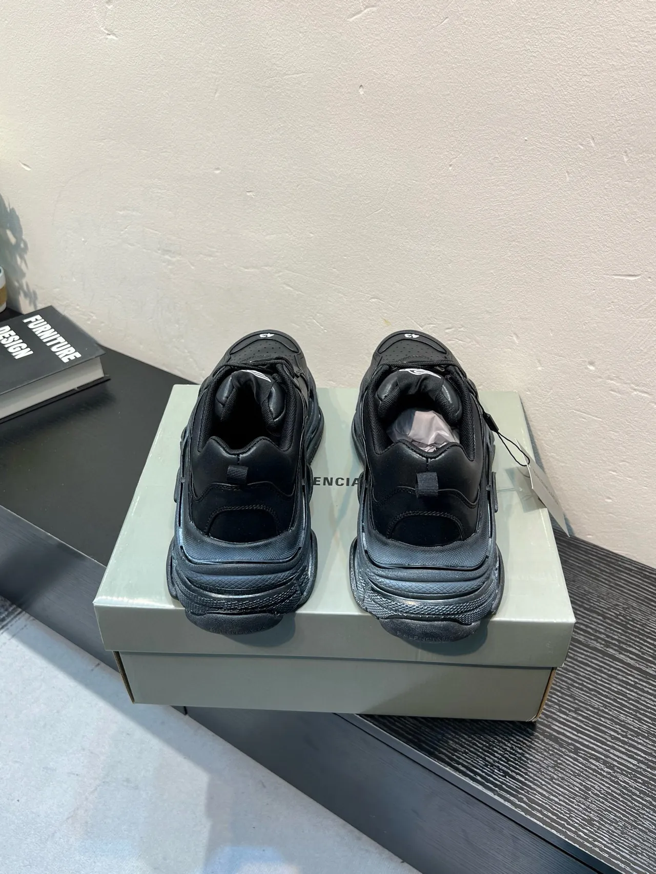 Balenciaga Noir oversized sole Perforated Leather Upper Chaussures chunky 5