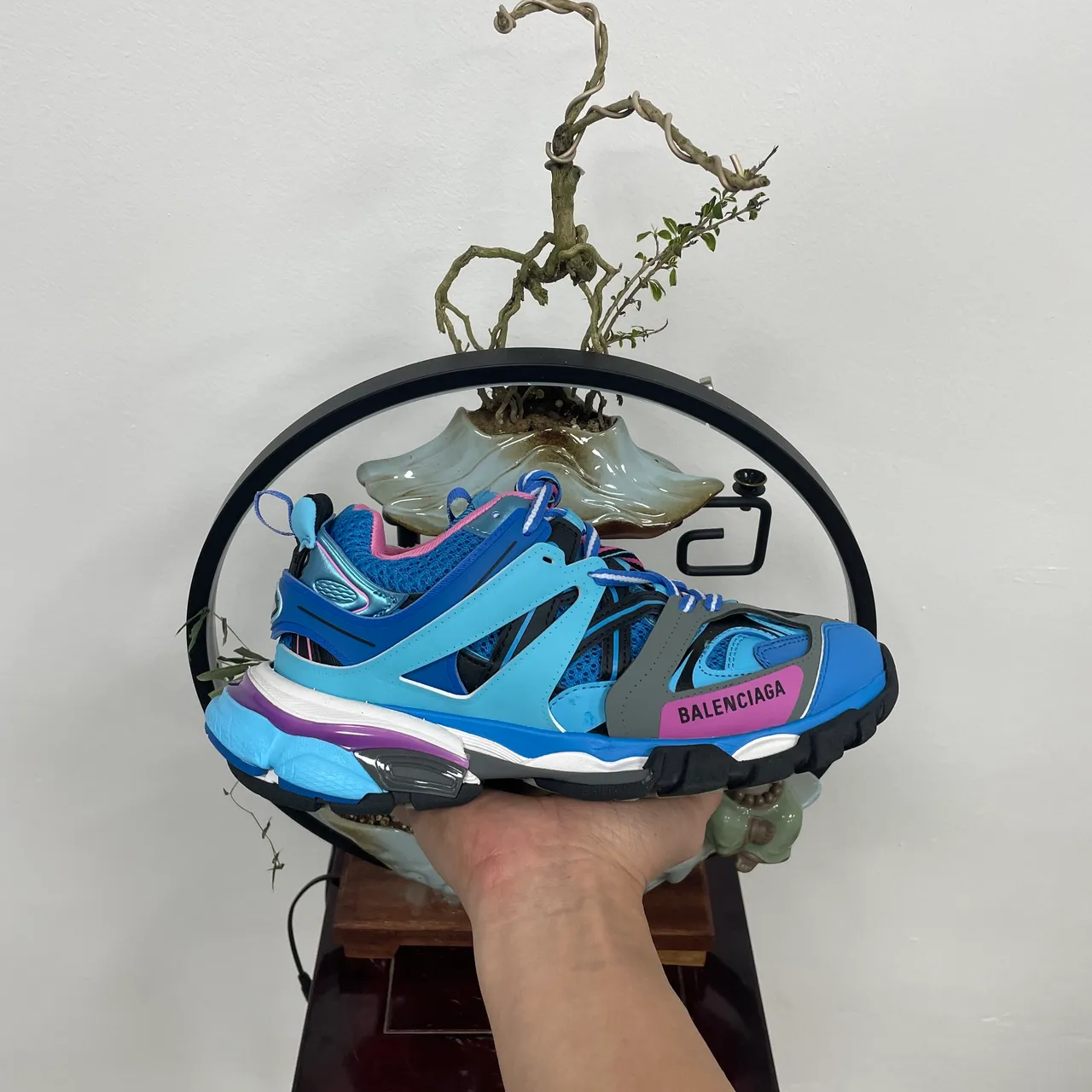 Balenciaga Tênis Azul e Rosa Upper Open-Cage Multicor Sola Multicamada Chunky 8
