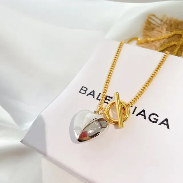 Balenciaga Colar Pingente Coração Ouro Prata Corrente Curb Fecho Toggle 5