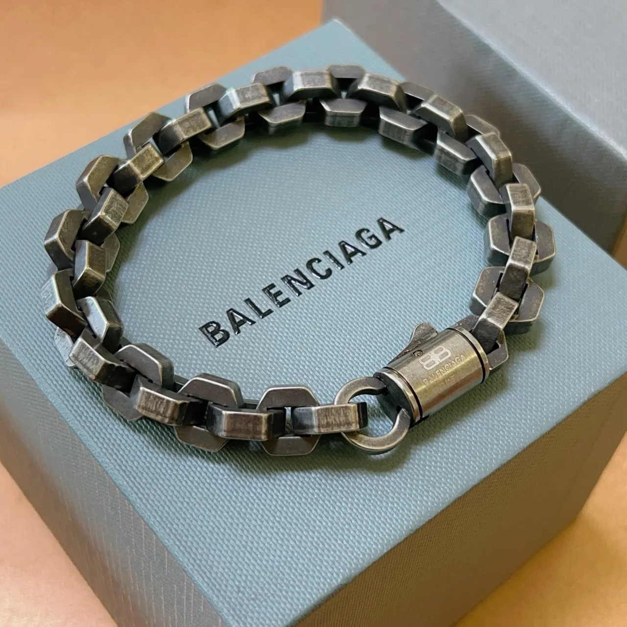 Balenciaga سلسلة صناعية رمادي أسود رابط هندسي سوار 5