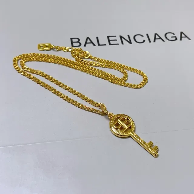 Balenciaga Pendentif Clé Chaîne Curb Or Collier 4