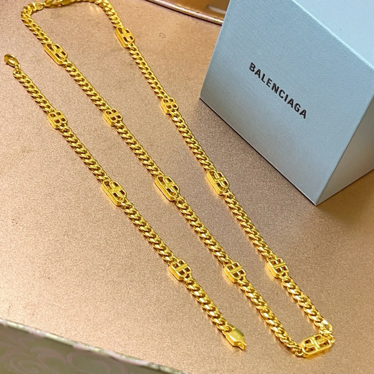 Balenciaga Logo Chain Corrente de Ouro Grossa Motivo Curb Colar 2