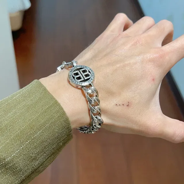 بالينسياغا لوجو سلسلة فضي أسود كبيرة رابط كرب ربط متكرر نقش BB سوار 6