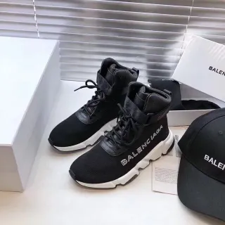 Balenciaga Runner حذاء رياضي أسود وأبيض سميك