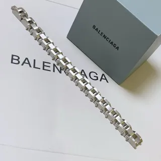 Balenciaga سوار فضي هندسي كتلي ربط مزدوج الصف بناء
