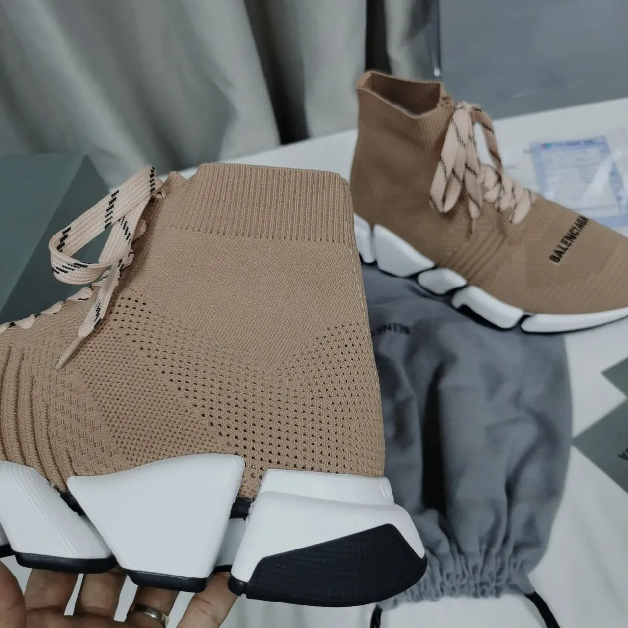 Balenciaga Speed Trainer Tênis Bege Tricô Estilo de Vida 3