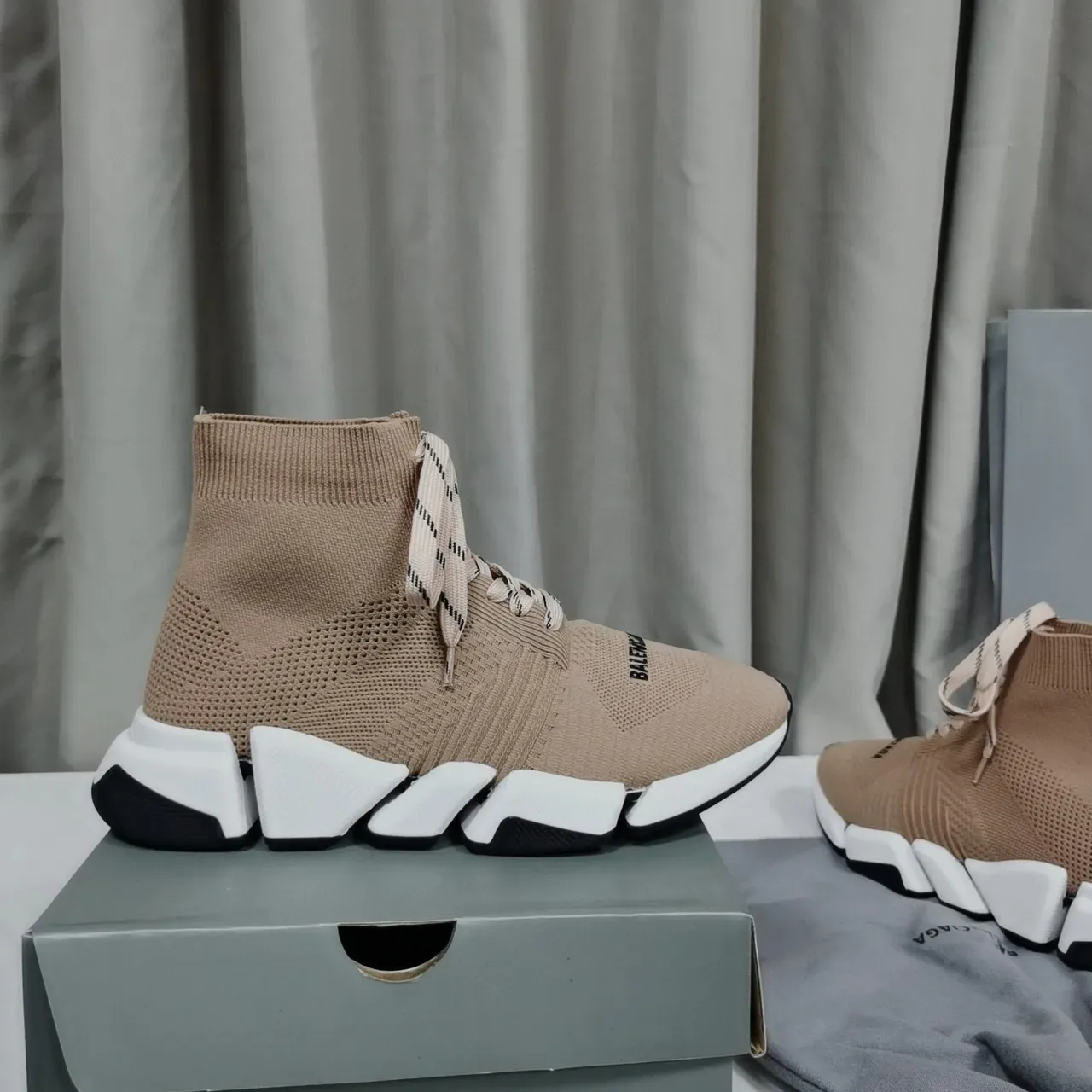 Balenciaga Speed Trainer Tênis Bege Tricô Estilo de Vida 4