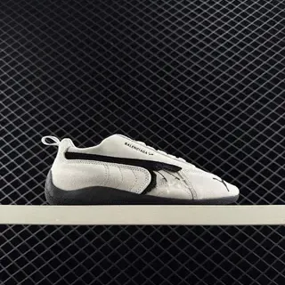 Balenciaga Speedcat أوف وايت وأسود حذاء أسلوب الحياة