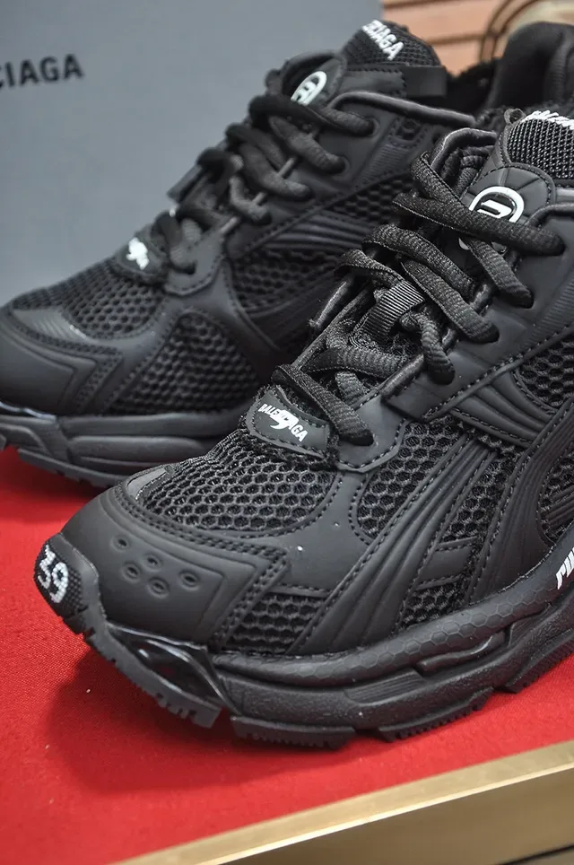 Balenciaga Track Trainer Tênis Chunky Pretos 8