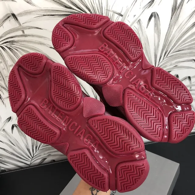 Balenciaga Triple S Baskets Chunky Monochrome Rouge 2