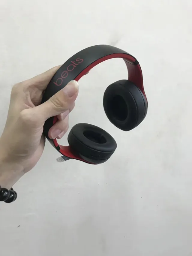 Beats Black Gold Circumaural Metal-Accented Headband Over-ear Headphones 3