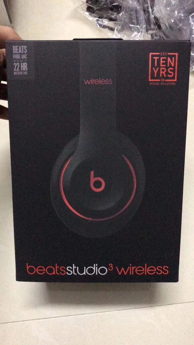 Beats Black Gold Circumaural Metal-Accented Headband Over-ear Headphones 10