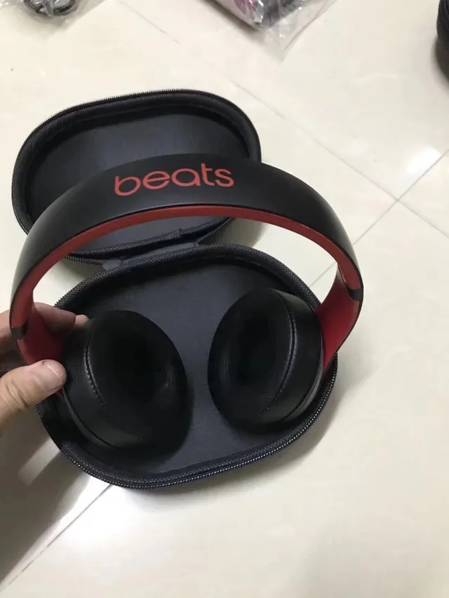 Beats Black Gold Circumaural Metal-Accented Headband Over-ear Headphones 11