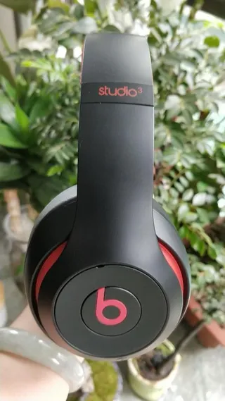 Beats Black Gold Circumaural Metal-Accented Headband Over-ear Headphones 13