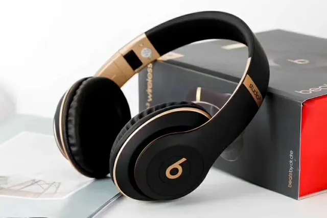 Beats Studio3 Wireless Multicolor Over-ear Headphones 2