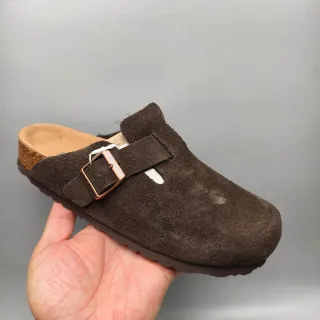 Birkenstock Boston বাদামী সুড একটি ফিতা স্লিপার