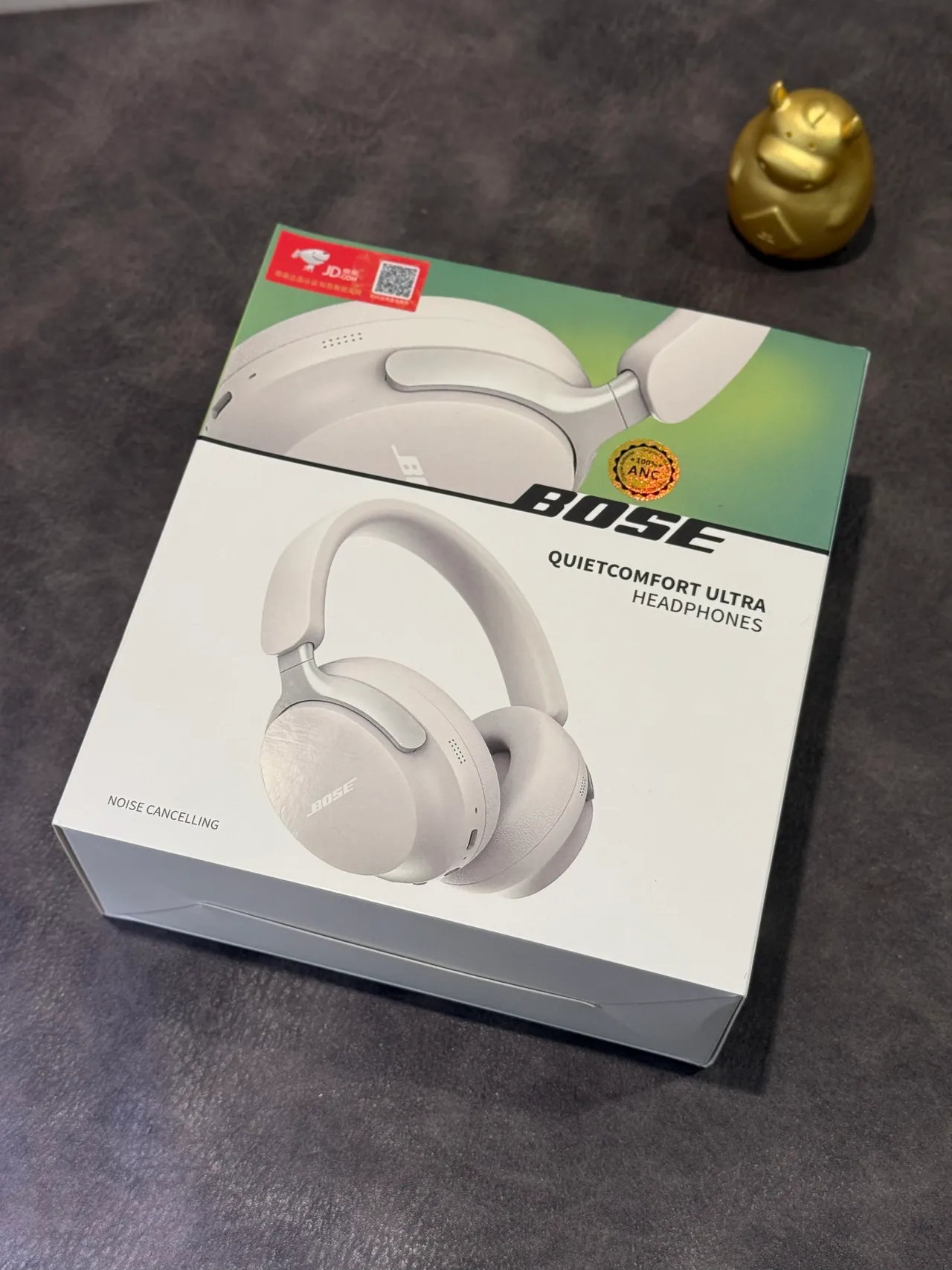 Bose QuietComfort Ultra Off-White Over-Ear Headphones 3