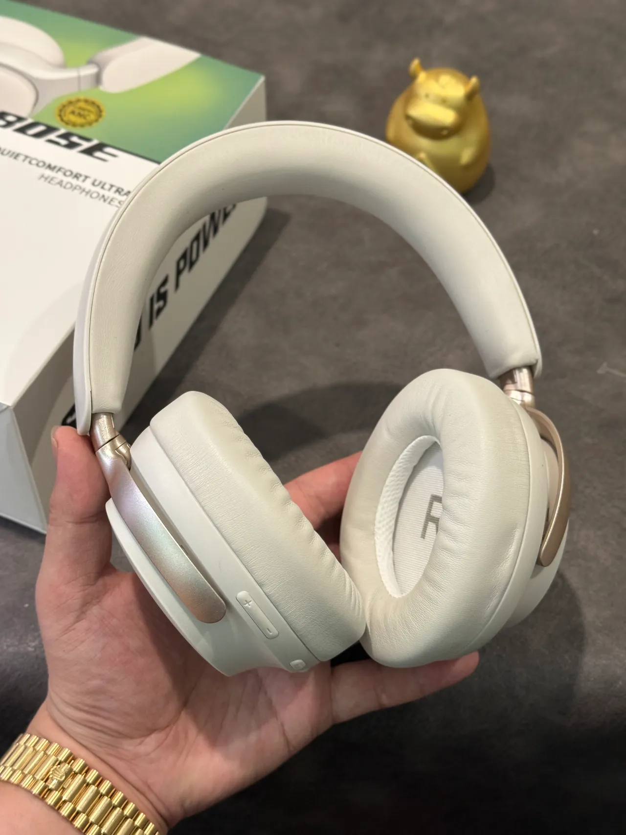 Bose QuietComfort Ultra Off-White Over-Ear Headphones 6