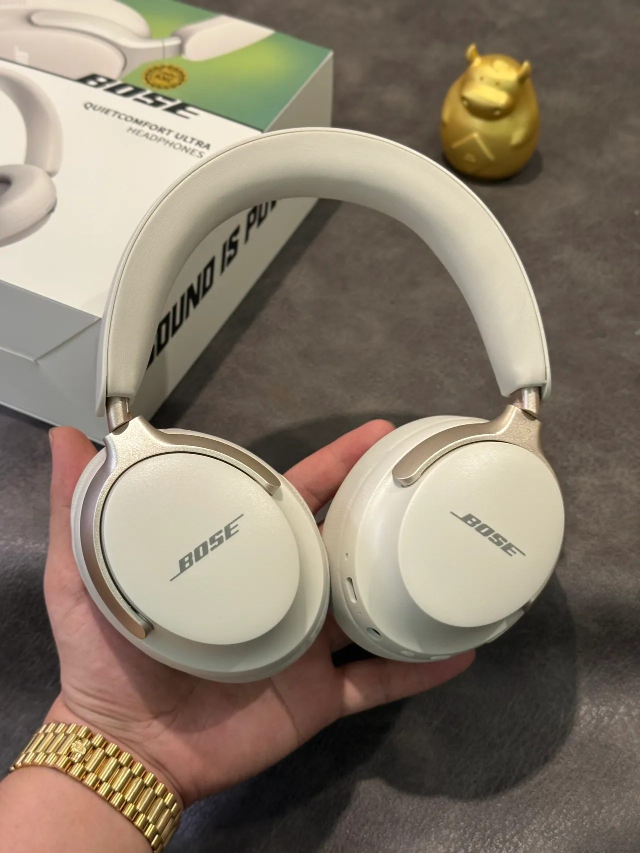 Bose QuietComfort Ultra Off-White Over-Ear Headphones 7