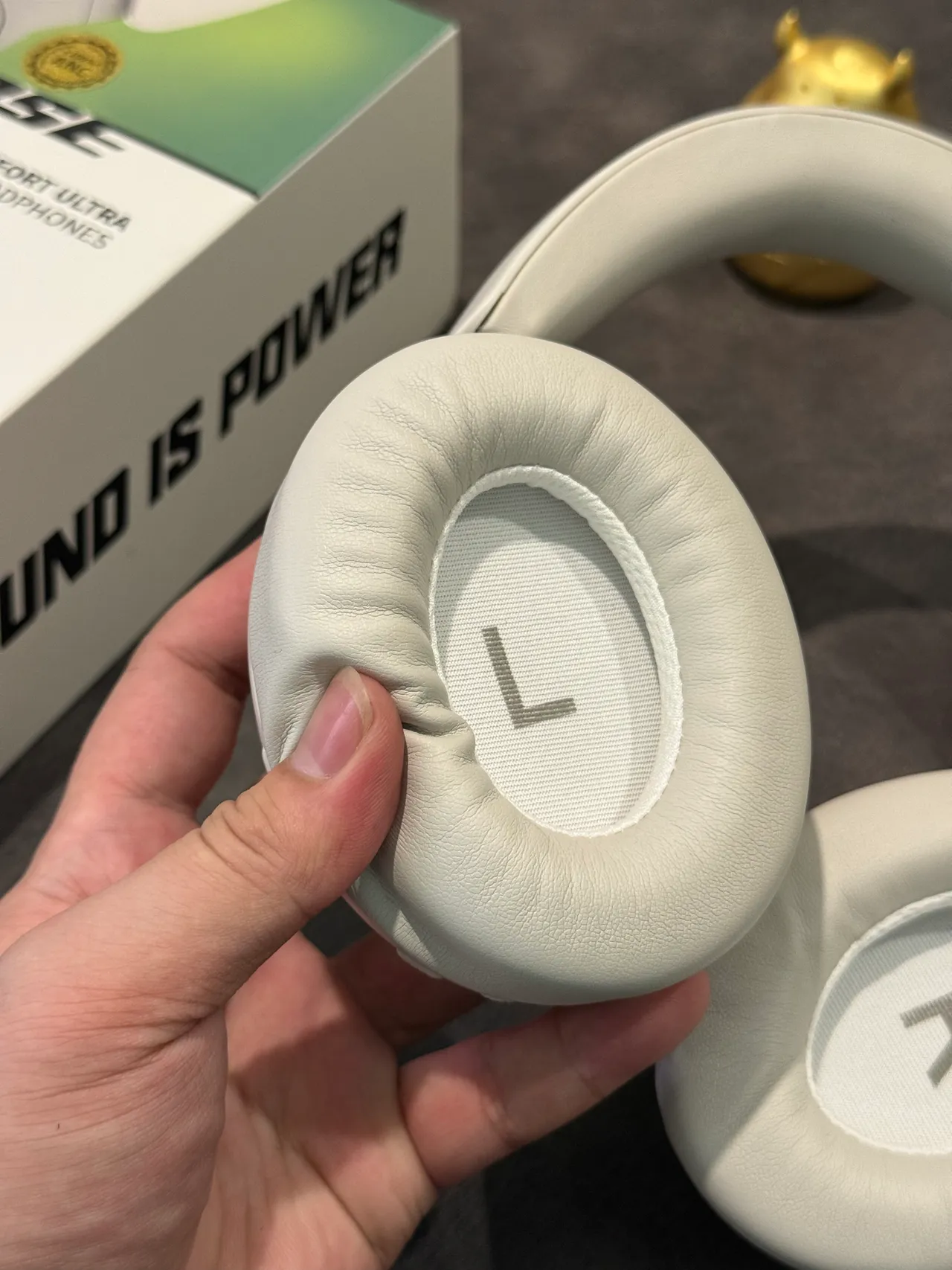 Bose QuietComfort Ultra Off-White Over-Ear Headphones 10