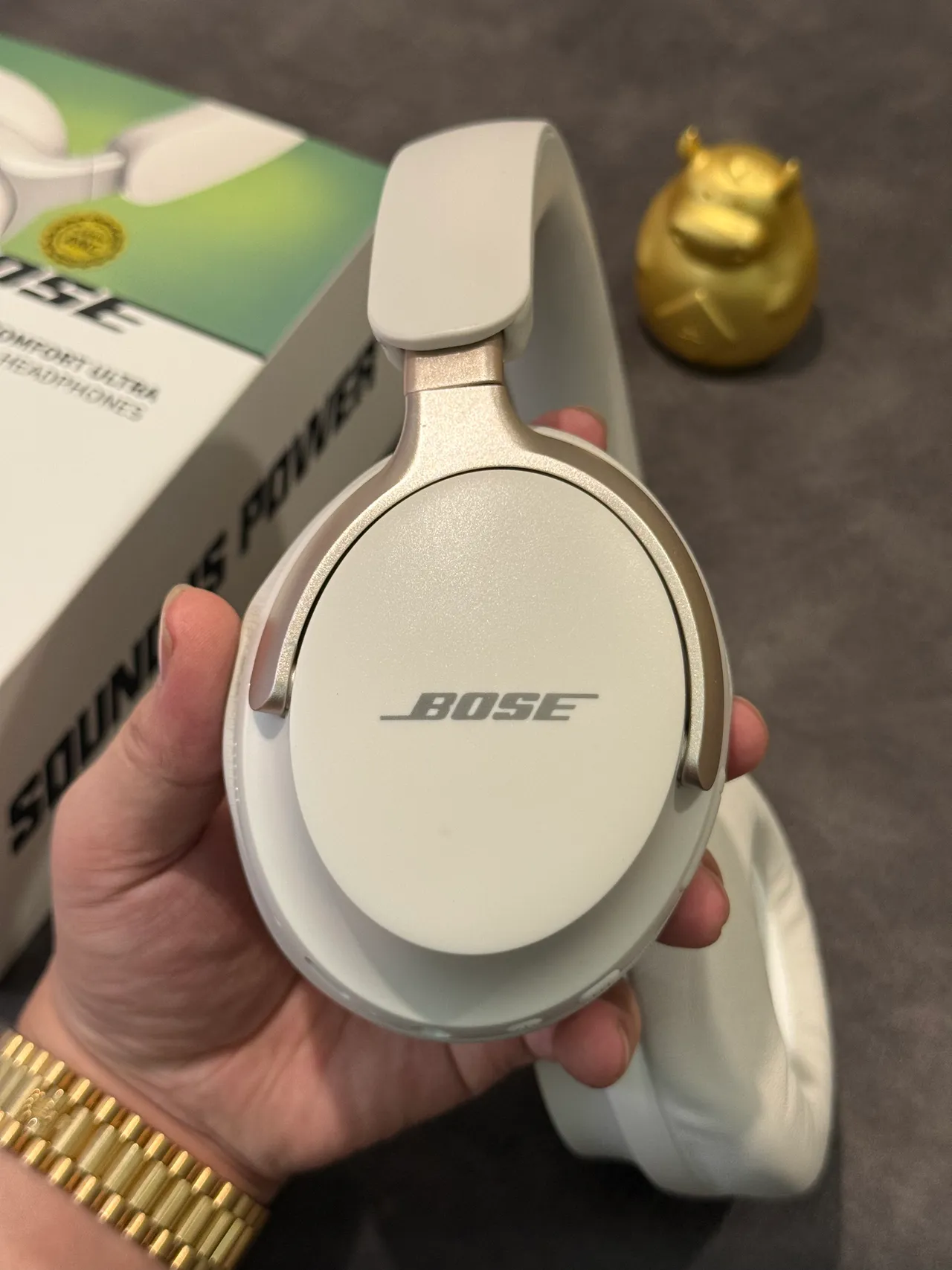 Bose QuietComfort Ultra Off-White Over-Ear Headphones 13