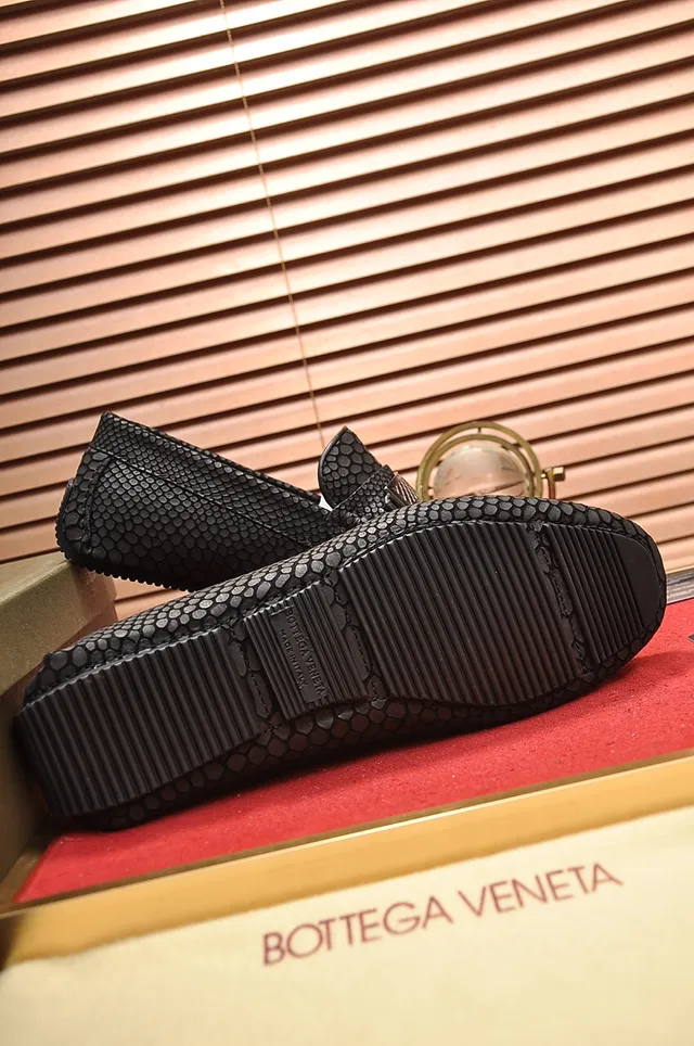 Bottega Veneta Andiamo Mocassins en Cuir Noir embossé 3