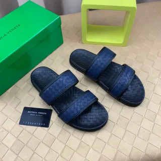 Bottega Veneta Andiamo 海军蓝 Intrecciato 编织皮革拖鞋